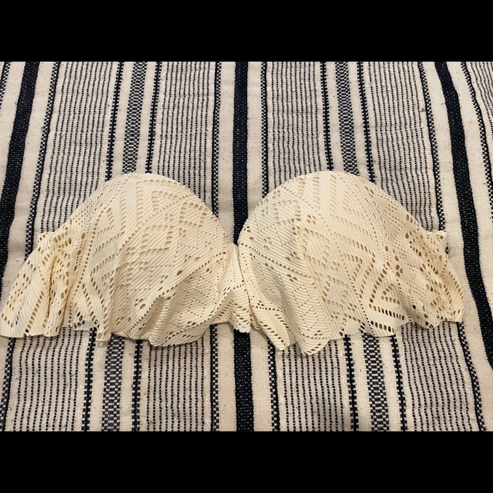 Strapless swimsuit top